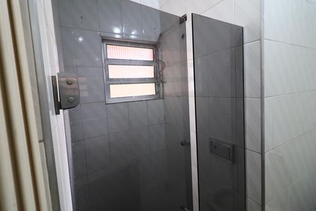 Banheiro da Suíte 1 de casa para alugar com 2 quartos, 95m² em Santo Antônio, Osasco