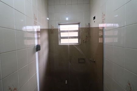 Banheiro social de casa para alugar com 2 quartos, 95m² em Santo Antônio, Osasco