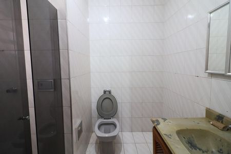Banheiro da Suíte 1 de casa para alugar com 2 quartos, 95m² em Santo Antônio, Osasco