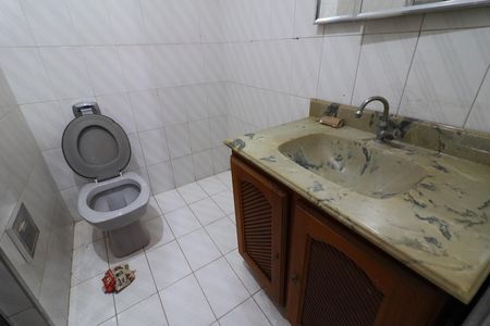 Casa para alugar com 95m², 2 quartos e 1 vagaBanheiro da suíte