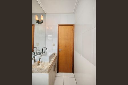Casa à venda com 177m², 4 quartos e 4 vagas Casa à venda com 177m², 4 quartos e 4 vagasBanheiro da Suíte 2