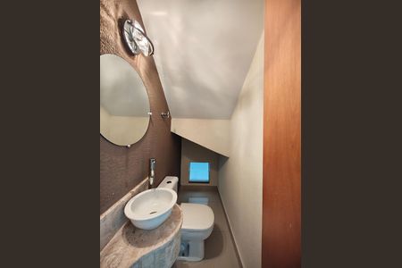 Casa à venda com 177m², 4 quartos e 4 vagas Casa à venda com 177m², 4 quartos e 4 vagasLavabo Sala