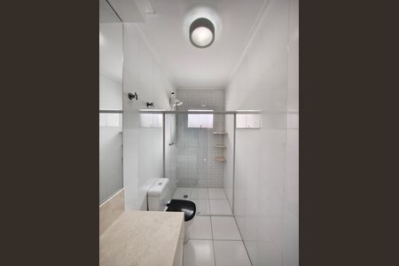 Casa à venda com 177m², 4 quartos e 4 vagas Casa à venda com 177m², 4 quartos e 4 vagasBanheiro da Suíte