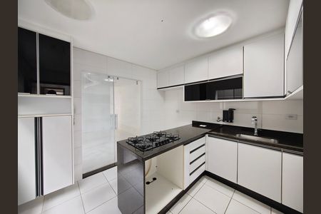 Cozinha de casa à venda com 4 quartos, 177m² em Vila Santa Terezinha (zona Norte), São Paulo