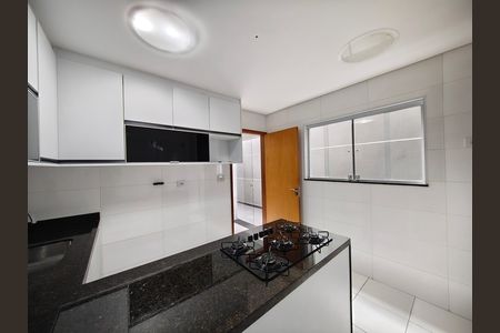 Casa à venda com 177m², 4 quartos e 4 vagas Casa à venda com 177m², 4 quartos e 4 vagasCozinha
