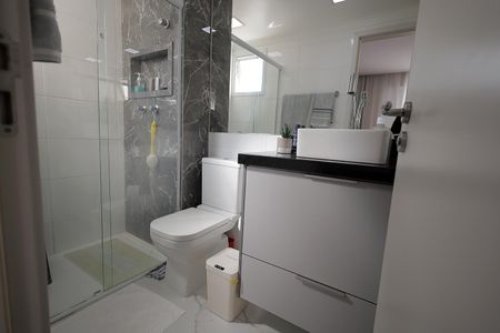 Banheiro Suíte de apartamento para alugar com 3 quartos, 83m² em Vila Valparaíso, Santo André