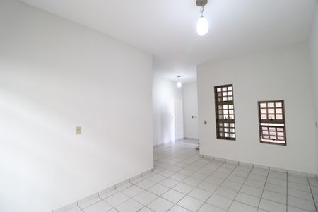 Sala de casa para alugar com 3 quartos, 119m² em Santa Rosa, Uberlândia