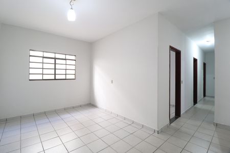 Sala de casa para alugar com 3 quartos, 119m² em Santa Rosa, Uberlândia