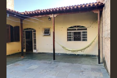 Casa à venda com 175m², 2 quartos e 2 vagas
