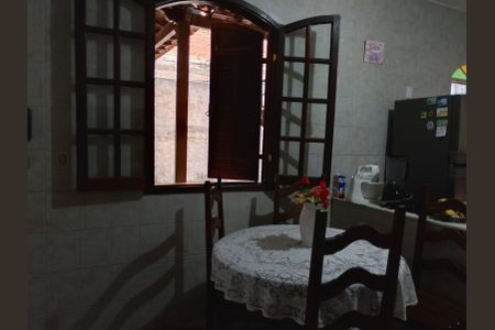Casa à venda com 175m², 2 quartos e 2 vagas