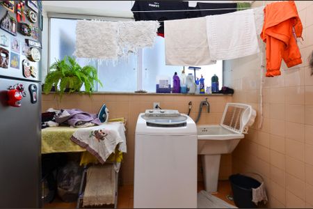 Área de Serviço de apartamento para alugar com 2 quartos, 80m² em Serra, Belo Horizonte