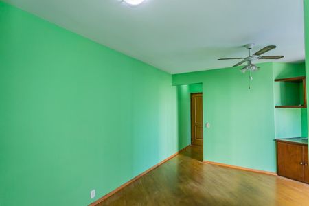 Apartamento para alugar com 55m², 2 quartos e 1 vaga Apartamento para alugar com 55m², 2 quartos e 1 vagaSala