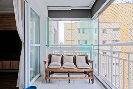 Apartamento à venda com 73m², 2 quartos e 1 vaga Apartamento à venda com 73m², 2 quartos e 1 vagaVaranda