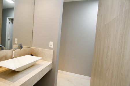 Apartamento à venda com 80m², 2 quartos e 2 vagasBanheiro Social