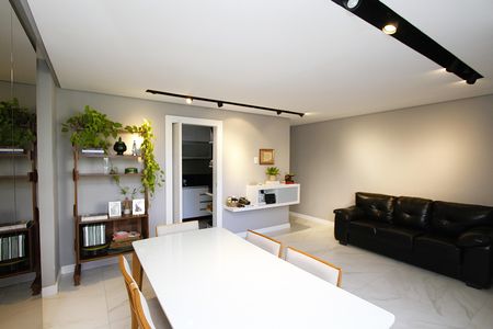 Apartamento à venda com 80m², 2 quartos e 2 vagasSala