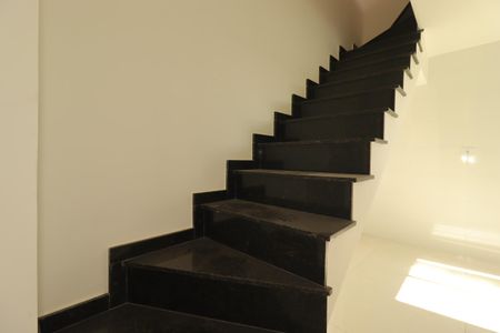 Apartamento à venda com 149m², 2 quartos e 2 vagasEscada