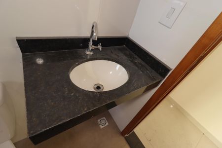 Apartamento à venda com 149m², 2 quartos e 2 vagasBanheiro Social - Pia