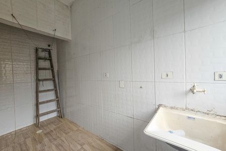 Área de serviço de apartamento para alugar com 3 quartos, 80m² em Jardim Las Palmas, Guarujá