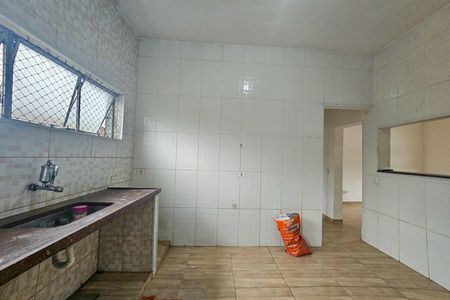 Cozinha de apartamento para alugar com 3 quartos, 80m² em Jardim Las Palmas, Guarujá