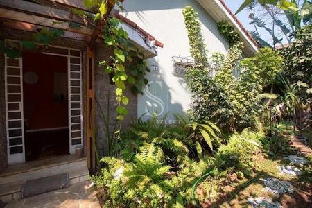 Casa à venda com 3 quartos, 250m² em Instituto de Previdencia, São Paulo