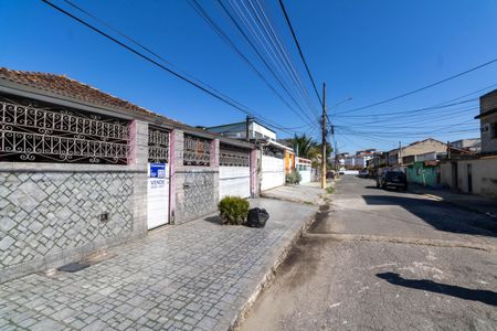 Vista da Rua de casa à venda com 4 quartos, 300m² em Santíssimo, Rio de Janeiro