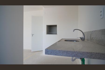 Cozinha  de apartamento à venda com 2 quartos, 60m² em Jardim do Salso, Porto Alegre