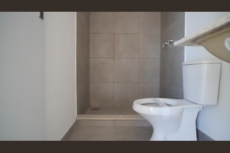 Banheiro da Suíte 1 de apartamento à venda com 2 quartos, 60m² em Jardim do Salso, Porto Alegre