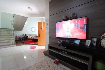 Sala de TV de casa para alugar com 4 quartos, 388m² em Morada da Colina, Uberlândia