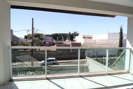 Casa para alugar com 388m², 4 quartos e 3 vagasSacada