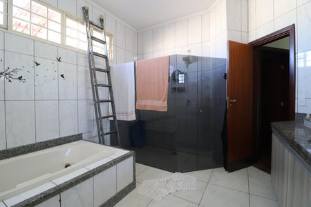 Casa para alugar com 388m², 4 quartos e 3 vagasBanheiro do Quarto 3