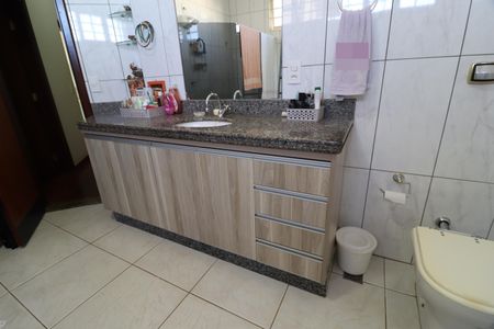 Casa para alugar com 388m², 4 quartos e 3 vagasBanheiro do Quarto 3