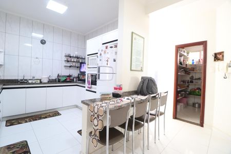 Casa para alugar com 388m², 4 quartos e 3 vagasCozinha
