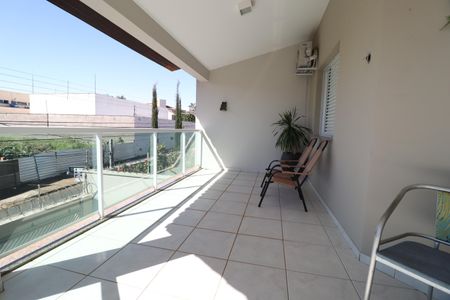 Casa para alugar com 388m², 4 quartos e 3 vagasSacada