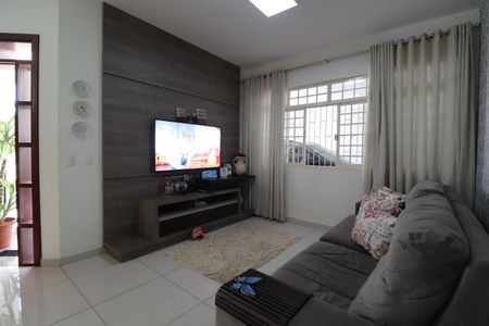 Casa para alugar com 388m², 4 quartos e 3 vagasSala de TV