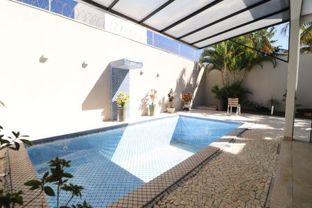 Casa para alugar com 388m², 4 quartos e 3 vagasPiscina