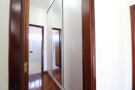Casa para alugar com 388m², 4 quartos e 3 vagasQuarto 2 - Suíte