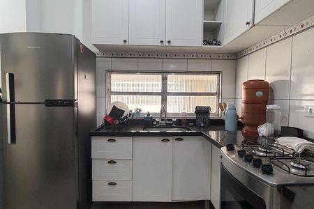 Cozinha e Área de Serviço de apartamento para alugar com 2 quartos, 60m² em José Menino, Santos
