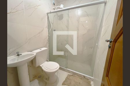 Casa à venda com 160m², 4 quartos e 2 vagas Casa à venda com 160m², 4 quartos e 2 vagasBanheiro