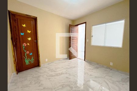 Casa à venda com 160m², 4 quartos e 2 vagas Casa à venda com 160m², 4 quartos e 2 vagasSala