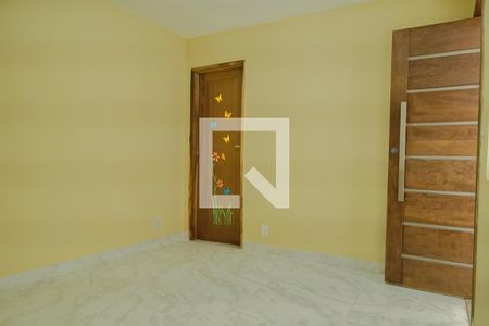 Casa à venda com 160m², 4 quartos e 2 vagas Casa à venda com 160m², 4 quartos e 2 vagasSala