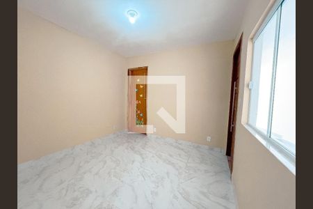 Casa à venda com 160m², 4 quartos e 2 vagas Casa à venda com 160m², 4 quartos e 2 vagasSala
