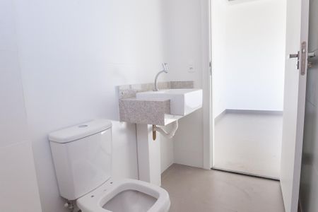 Banheiro de apartamento para alugar com 1 quarto, 38m² em Lourdes, Belo Horizonte