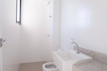 Banheiro de apartamento para alugar com 1 quarto, 38m² em Lourdes, Belo Horizonte