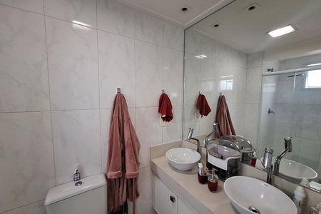 Apartamento à venda com 127m², 4 quartos e 3 vagas Apartamento à venda com 127m², 4 quartos e 3 vagasBanheiro da Suíte 1