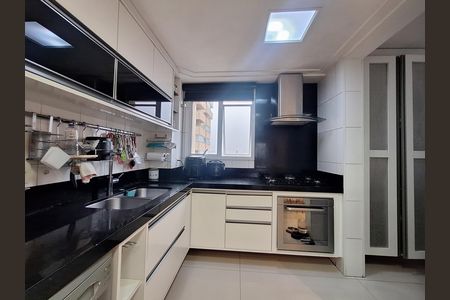 Apartamento à venda com 127m², 4 quartos e 3 vagas Apartamento à venda com 127m², 4 quartos e 3 vagasCozinha