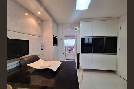 Apartamento à venda com 127m², 4 quartos e 3 vagas Apartamento à venda com 127m², 4 quartos e 3 vagasCozinha