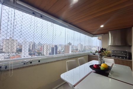 Apartamento à venda com 127m², 4 quartos e 3 vagas Apartamento à venda com 127m², 4 quartos e 3 vagasSala