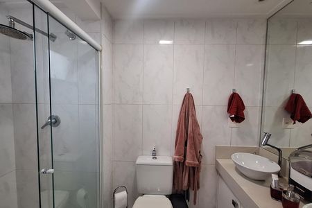 Apartamento à venda com 127m², 4 quartos e 3 vagas Apartamento à venda com 127m², 4 quartos e 3 vagasBanheiro da Suíte 1