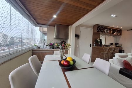 Apartamento à venda com 127m², 4 quartos e 3 vagas Apartamento à venda com 127m², 4 quartos e 3 vagasSala