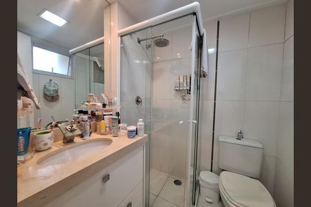 Apartamento à venda com 127m², 4 quartos e 3 vagas Apartamento à venda com 127m², 4 quartos e 3 vagasBanheiro da Suíte 2